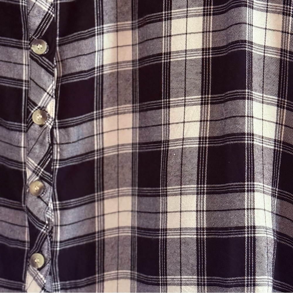 Tolani Plaid and Contrast Print Button Down Shirt Large - Picture 14 of 16